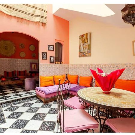 Maison Riad Traditionnel Idealement Situe A Marrakech Marrakesch Exterior foto