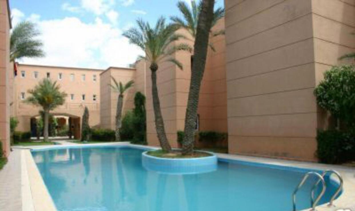 Maison Riad Traditionnel Idealement Situe A Marrakech Marrakesch Exterior foto