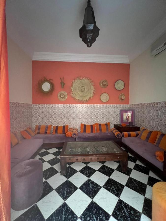Maison Riad Traditionnel Idealement Situe A Marrakech Marrakesch Exterior foto