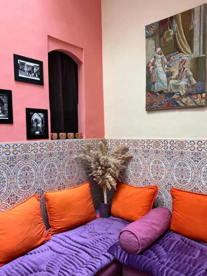 Maison Riad Traditionnel Idealement Situe A Marrakech Marrakesch Exterior foto