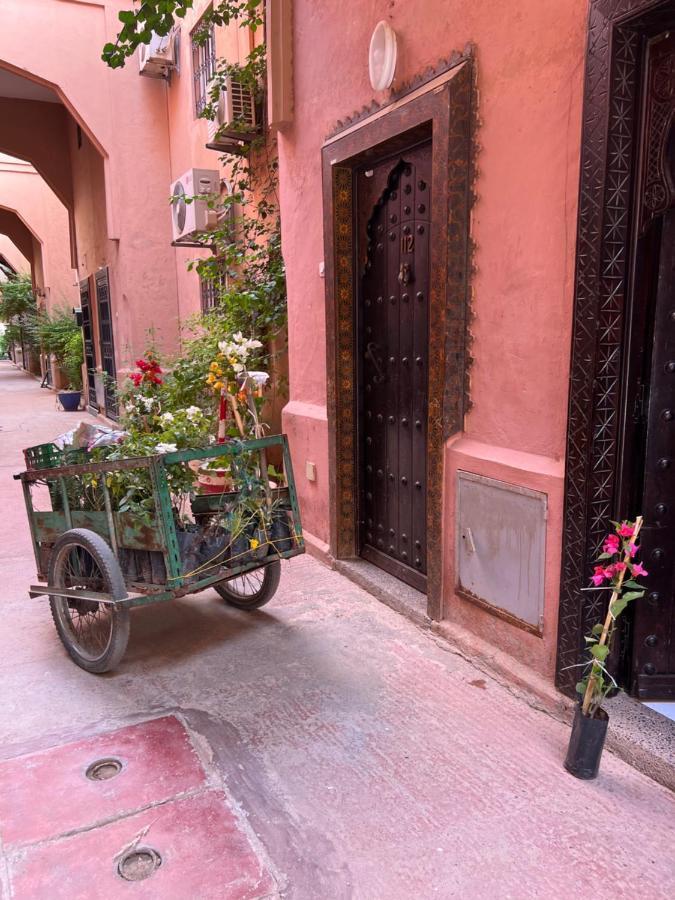 Maison Riad Traditionnel Idealement Situe A Marrakech Marrakesch Exterior foto